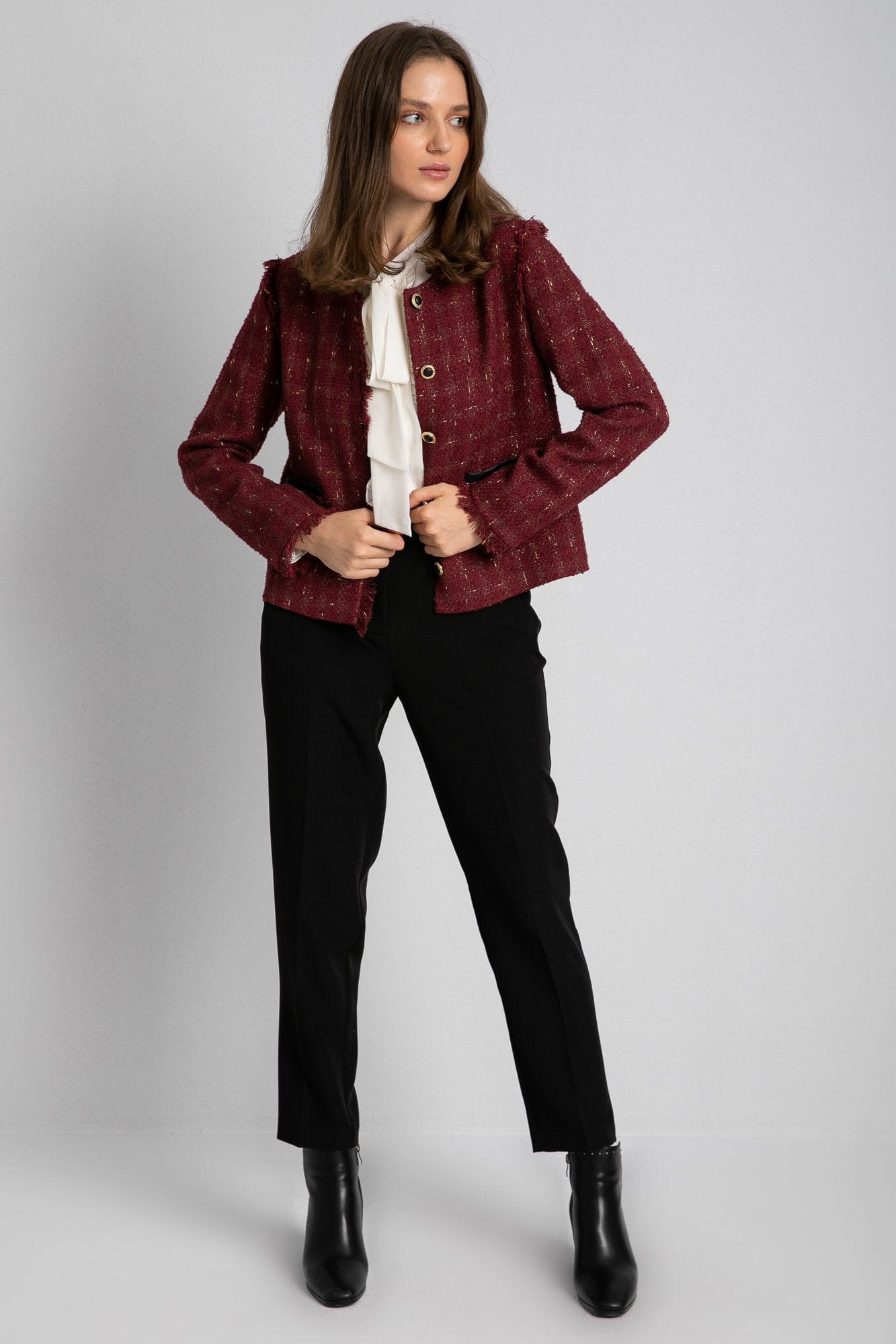 داليدرس جاكيت قصير لامع بأزرار أمامية كم طويل نسائي بورغندي