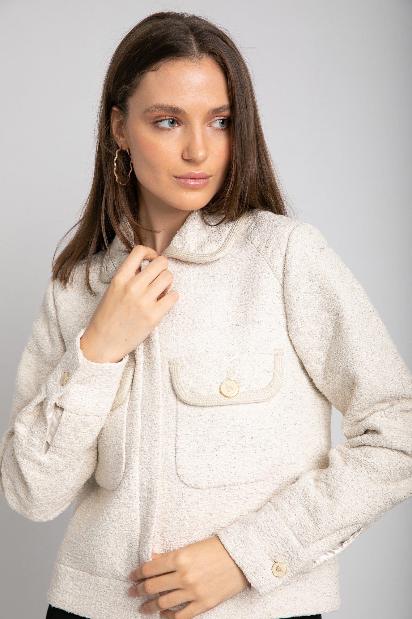 داليدرس جاكيت قصير بجيوب كم طويل نسائي كريمي