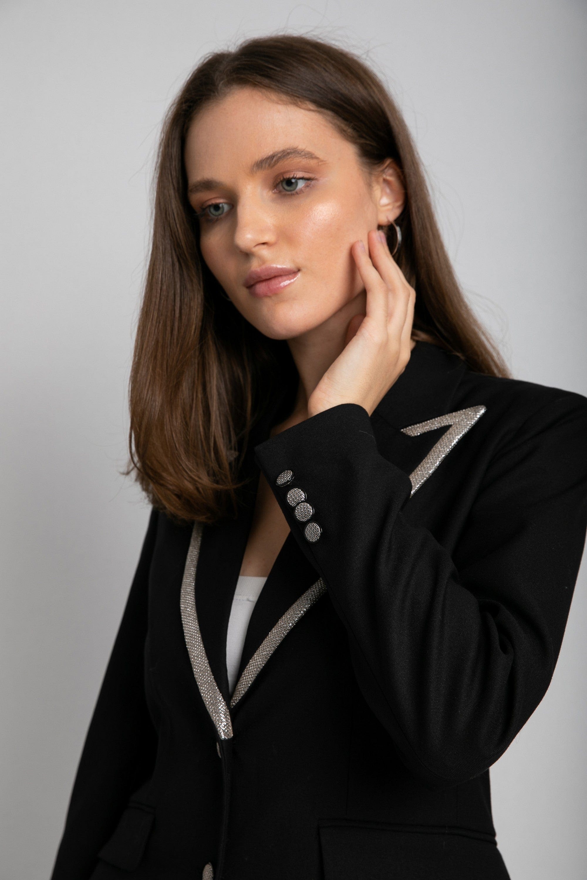 داليدرس جاكيت رسمي بأزرار أمامية كم طويل أسود