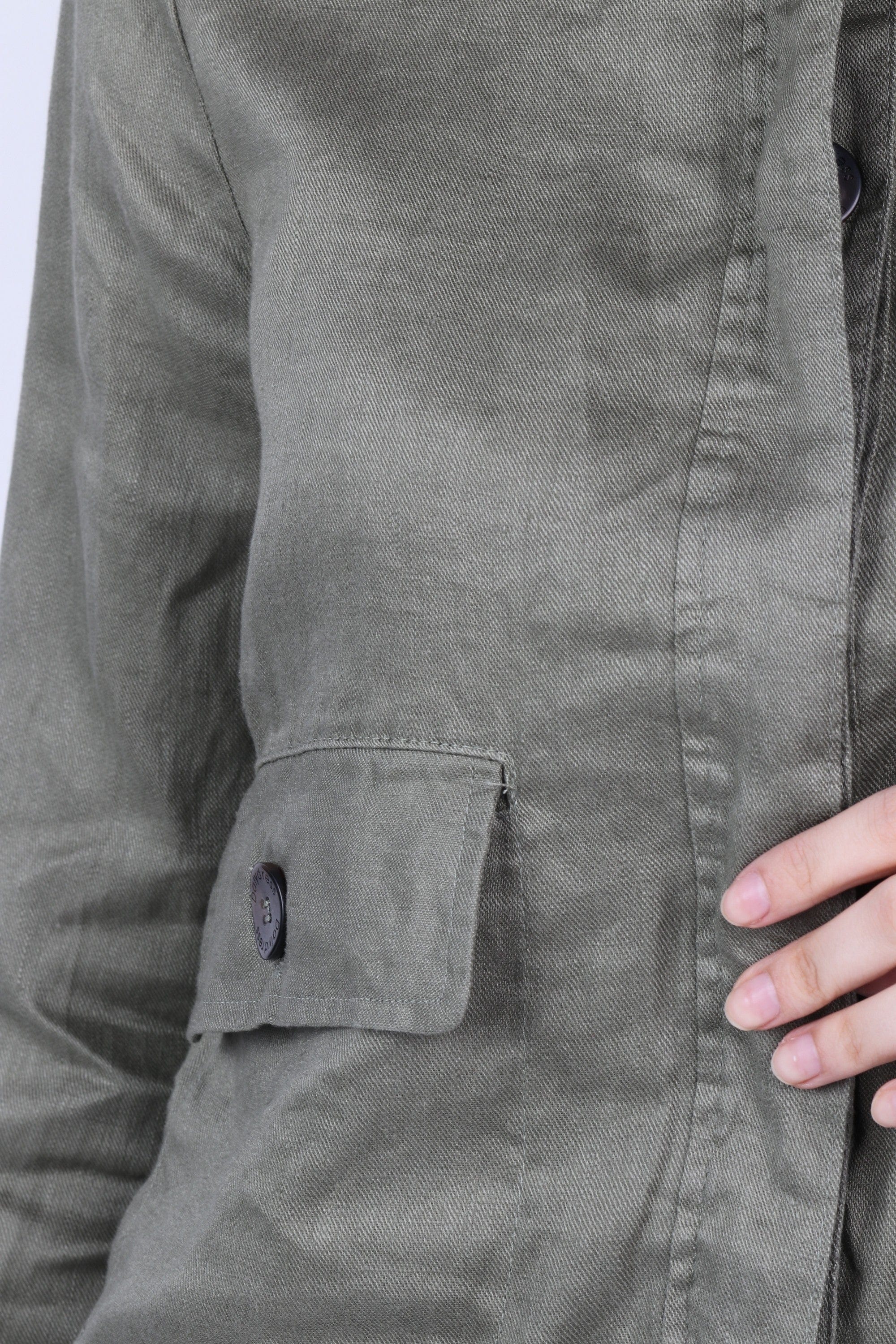 داليدرس جاكيت قصير بجيوب أمامية كم طويل نسائي