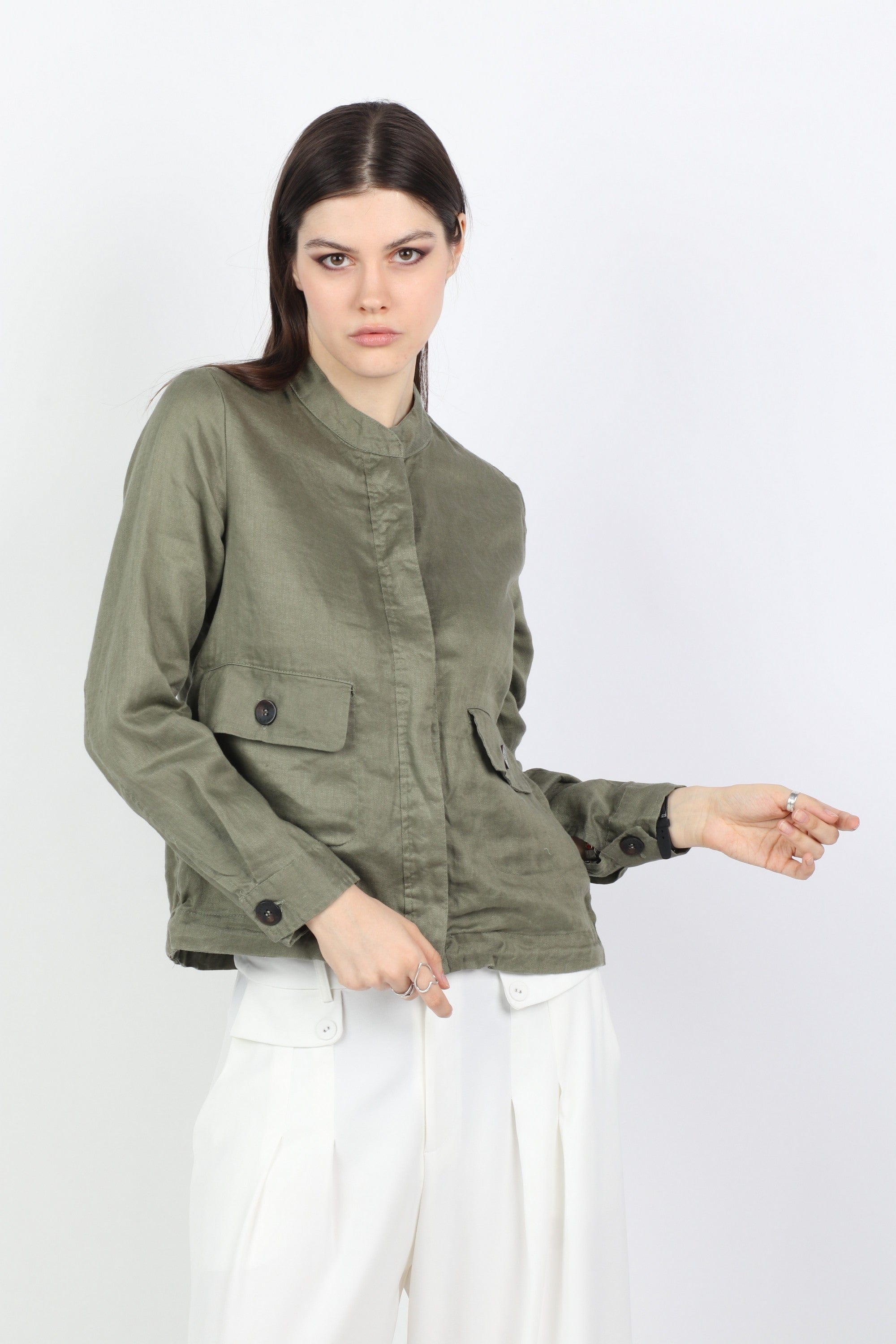 داليدرس جاكيت قصير بجيوب أمامية كم طويل نسائي