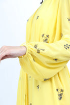 داليدرس فستان مفتوح طويل شفاف مطرز برباط خصر بكم طويل واسع