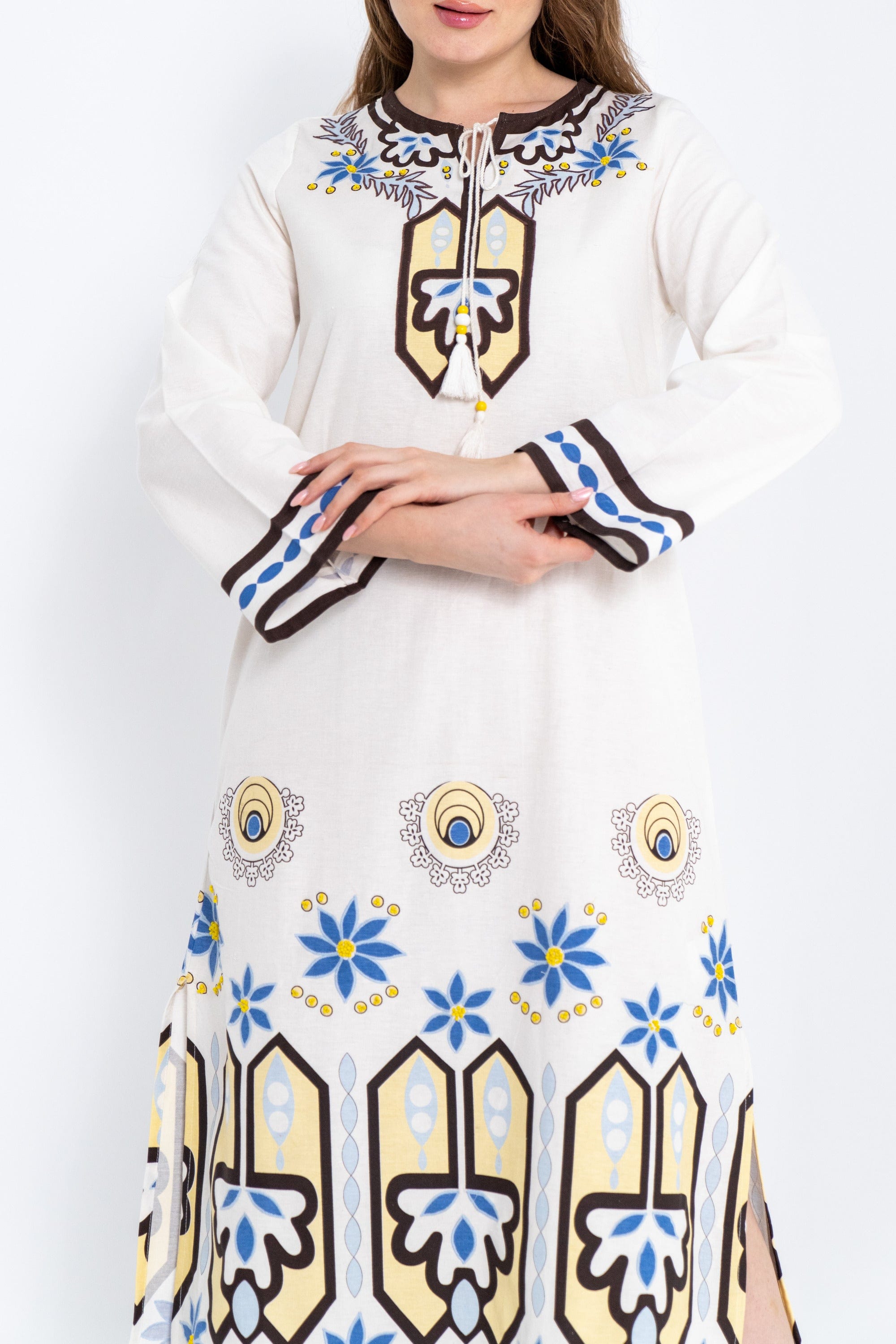 داليدرس قفطان نسائي منقوش مفتوح من الجنب أبيض شاحب