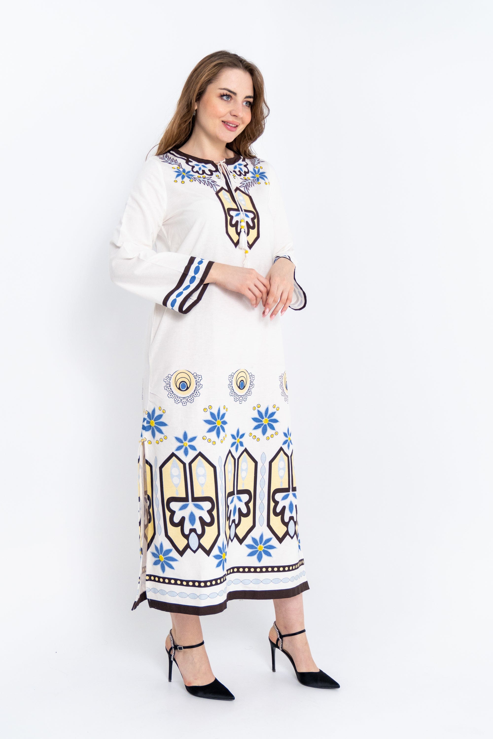 داليدرس قفطان نسائي منقوش مفتوح من الجنب أبيض شاحب