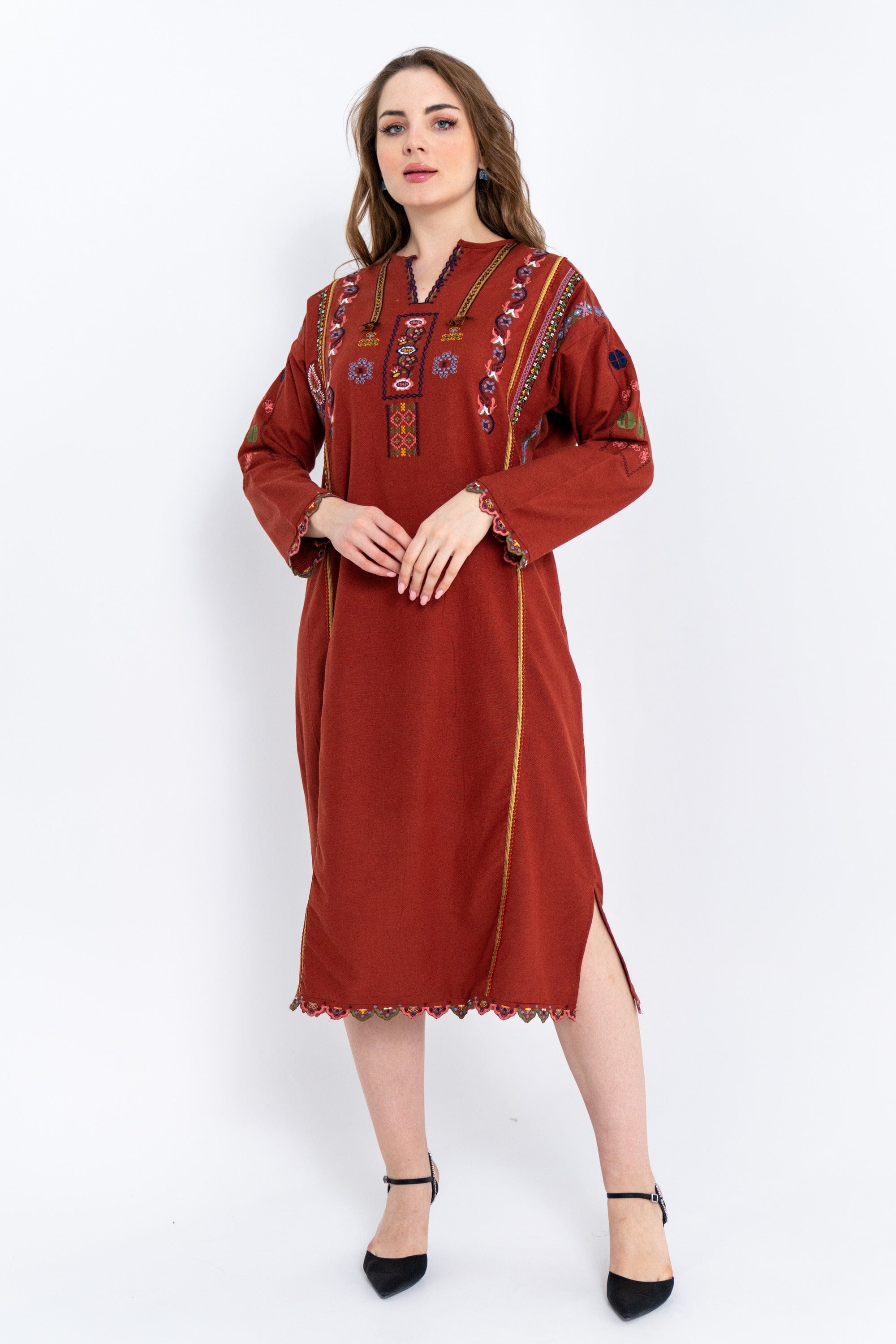 داليدرس قفطان نسائي قصير مطرز بفتحة صدر V برتقالي محترق