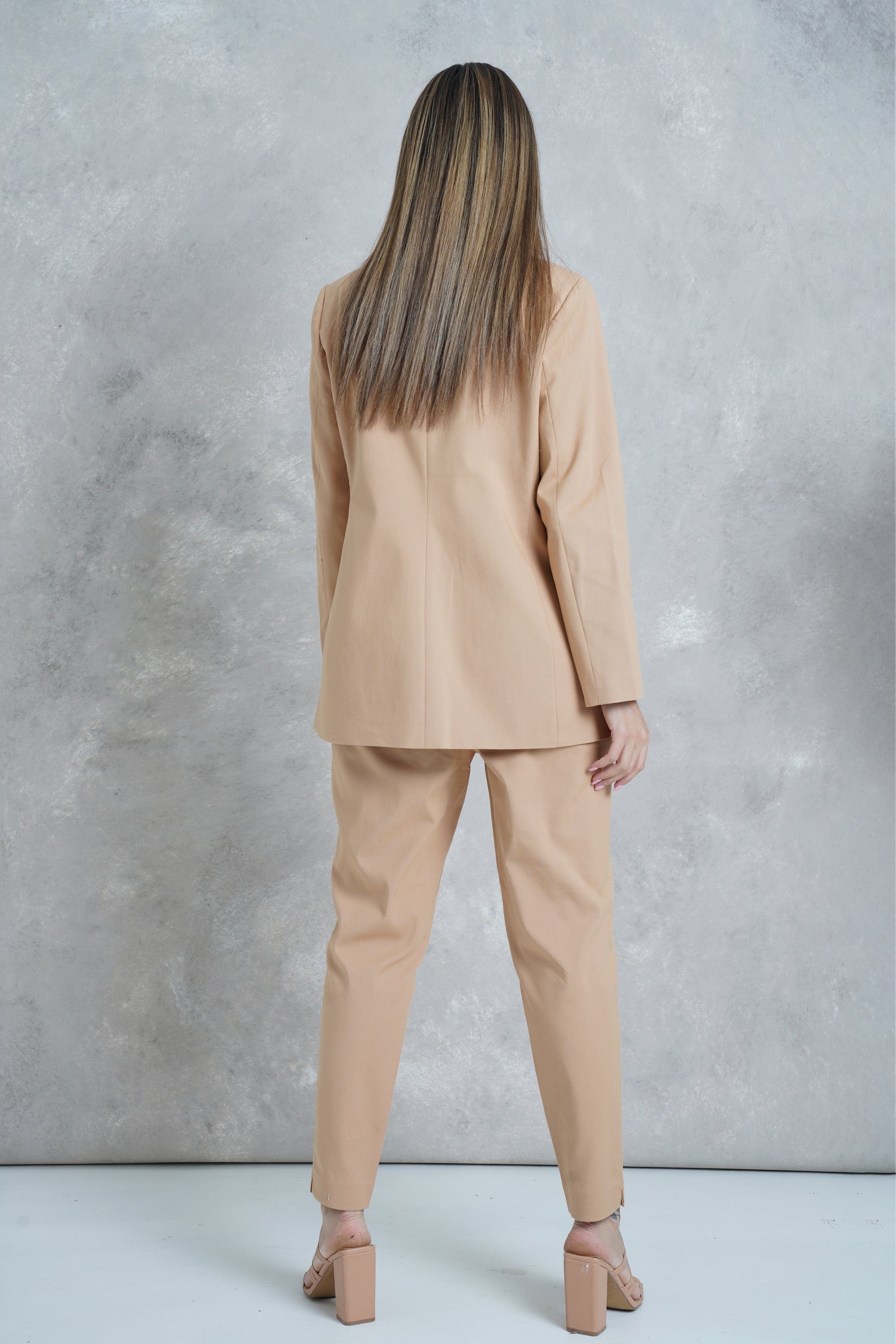 داليدرس بليزر حريمي بزر واحد فقط من الأمام رملي