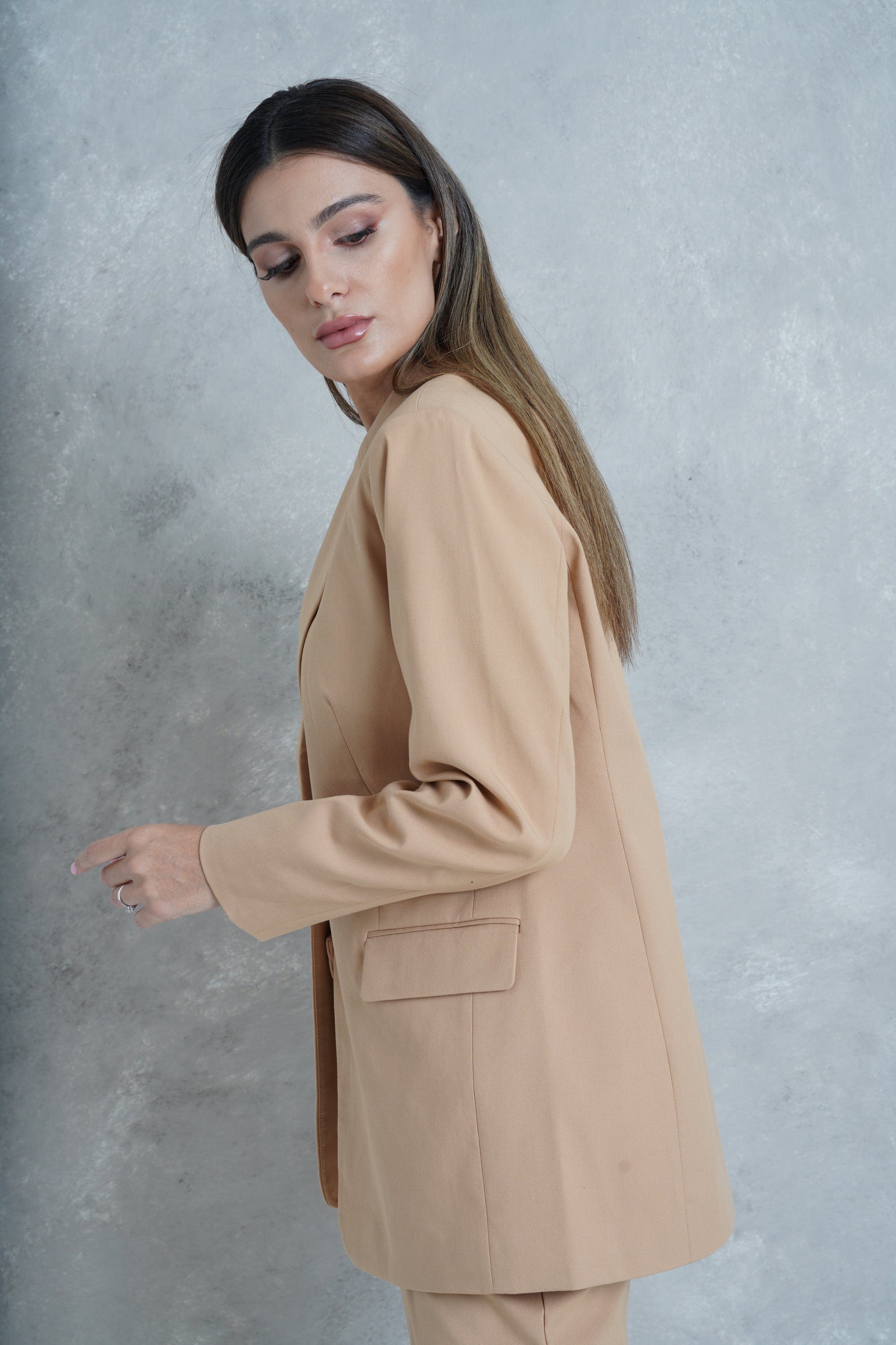 داليدرس بليزر حريمي بزر واحد فقط من الأمام رملي