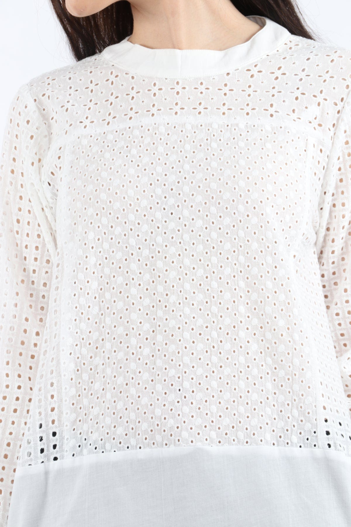 داليدرس بلوزة طويلة الأكمام مخرم واسع أوف وايت