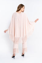 داليدرس بلوزة نسائية فضفاضة بفتحة رقبة V مزينة بشراشيب الكاكي