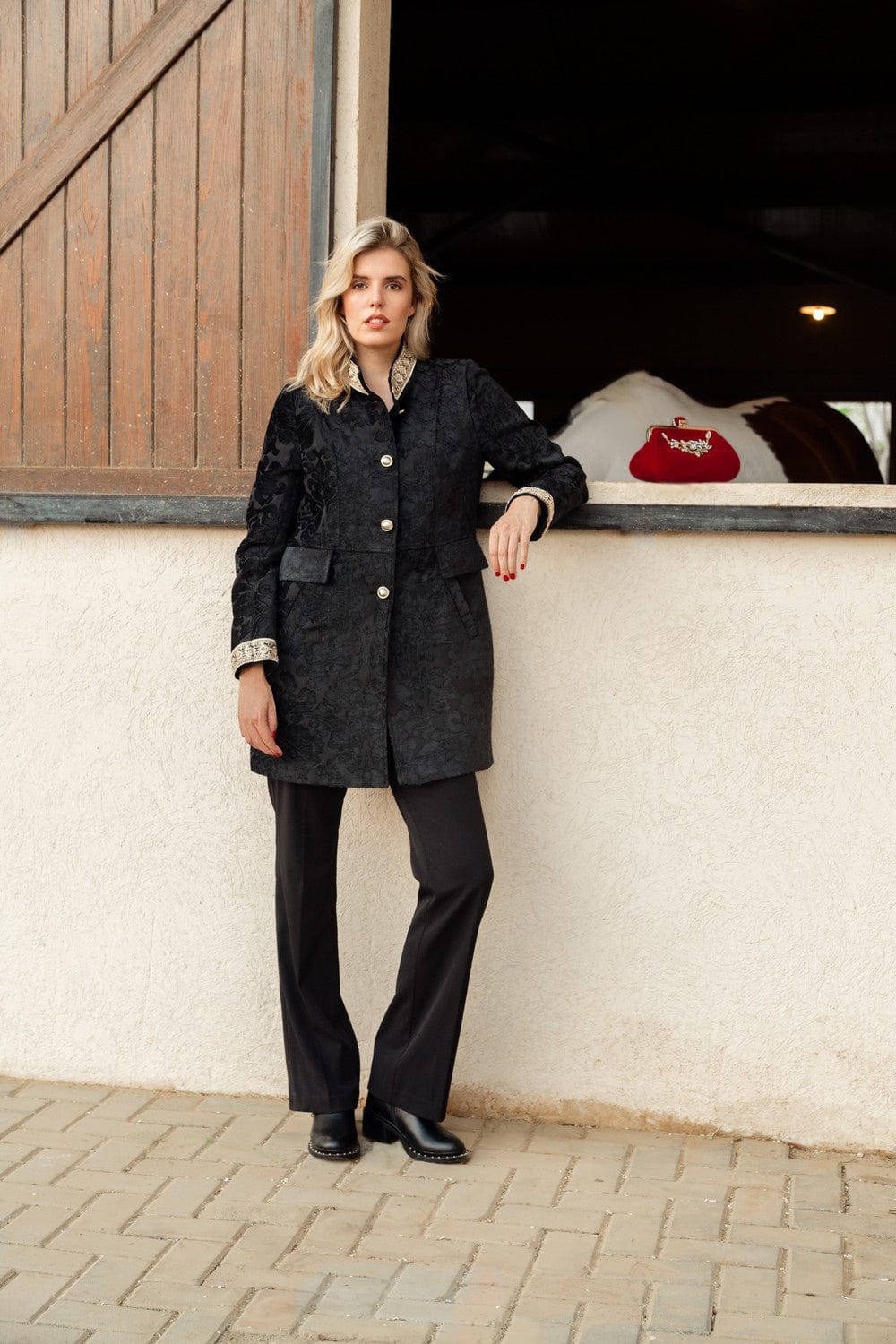 داليدرس جاكيت طويل منقوش بأزرار أمامي كم طويل نسائي أسود