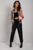 داليدرس جاكيت بطبعة أزهار بسحاب كم طويل وردي باهت