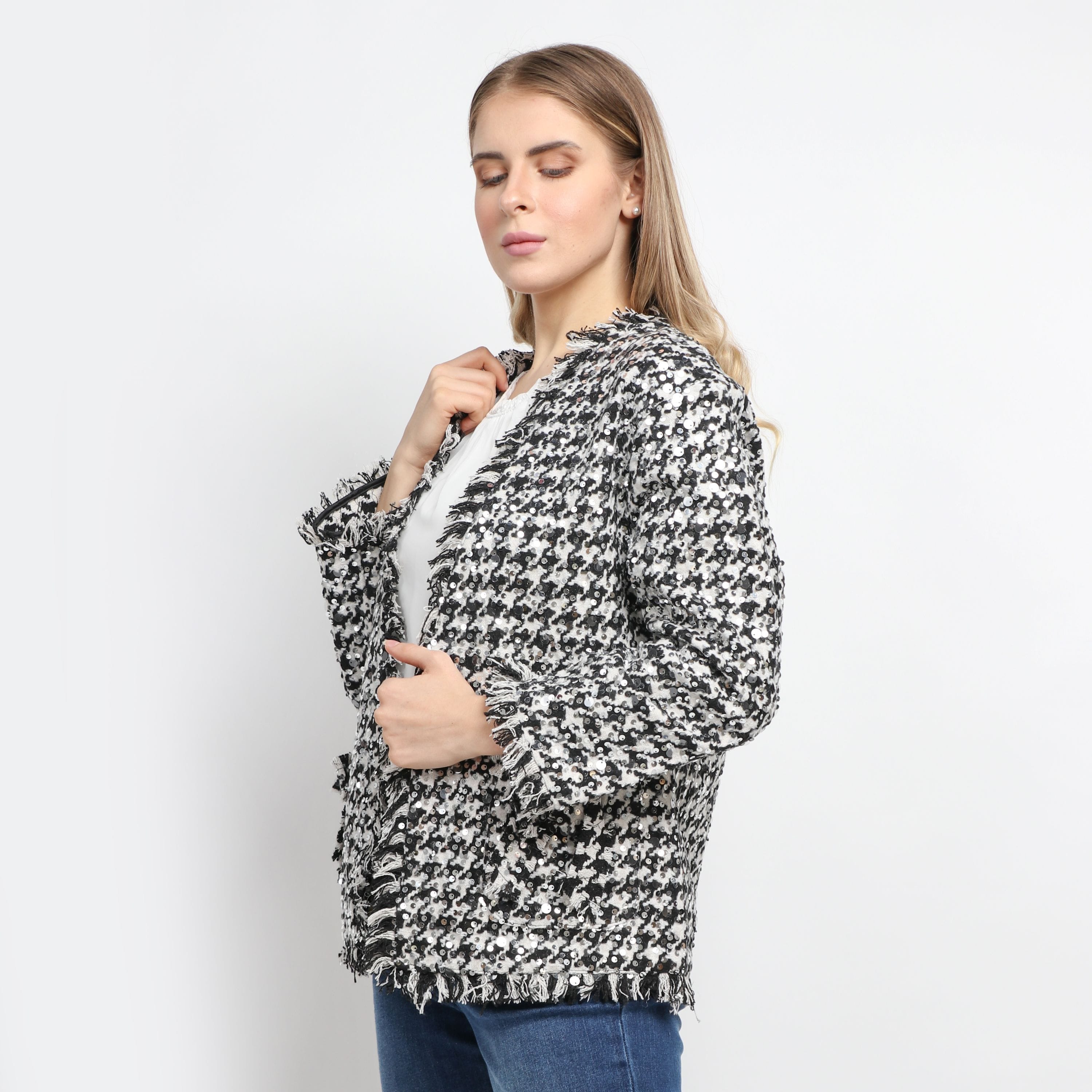 داليدرس جاكيت منقوش واسع كم طويل مفتوح نسائي أسود/أبيض