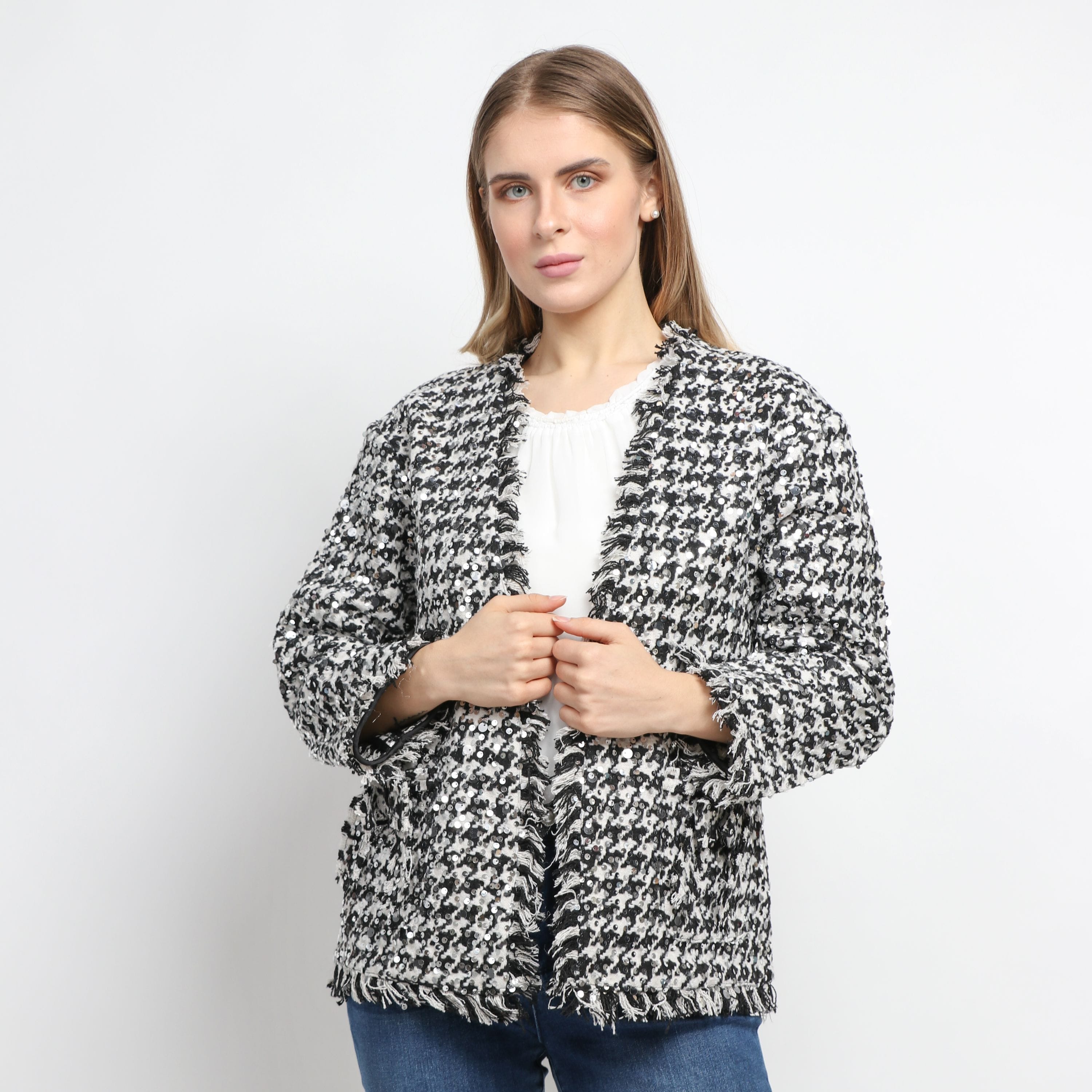 داليدرس جاكيت منقوش واسع كم طويل مفتوح نسائي أسود/أبيض