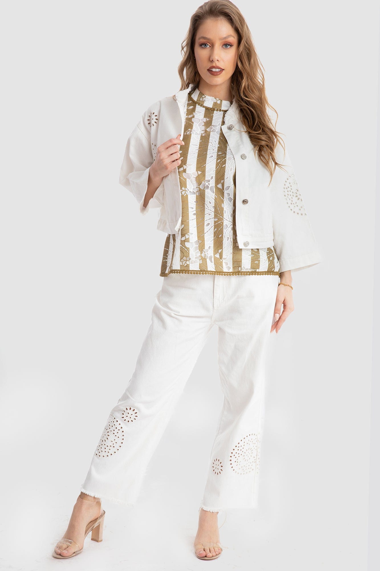 داليدرس جاكيت مخرم واسع قصير كم طويل نسائي أوف وايت