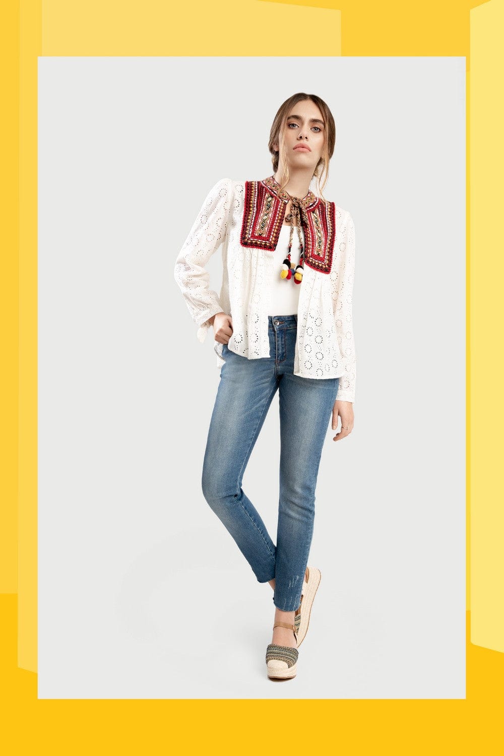 داليدرس جاكيت قصير مطرز بالخيوط نسائي أوف وايت