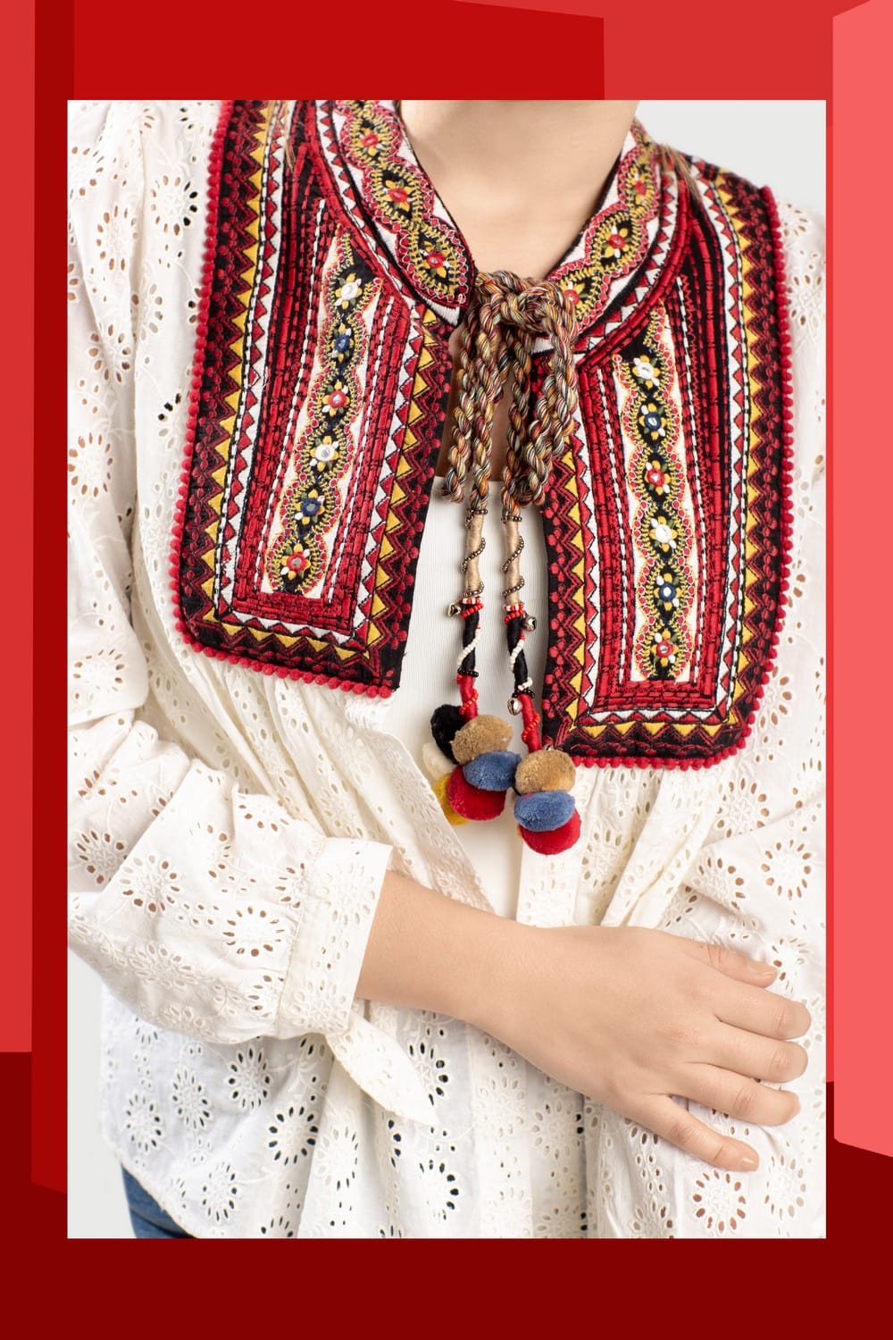 داليدرس جاكيت قصير مطرز بالخيوط نسائي أوف وايت