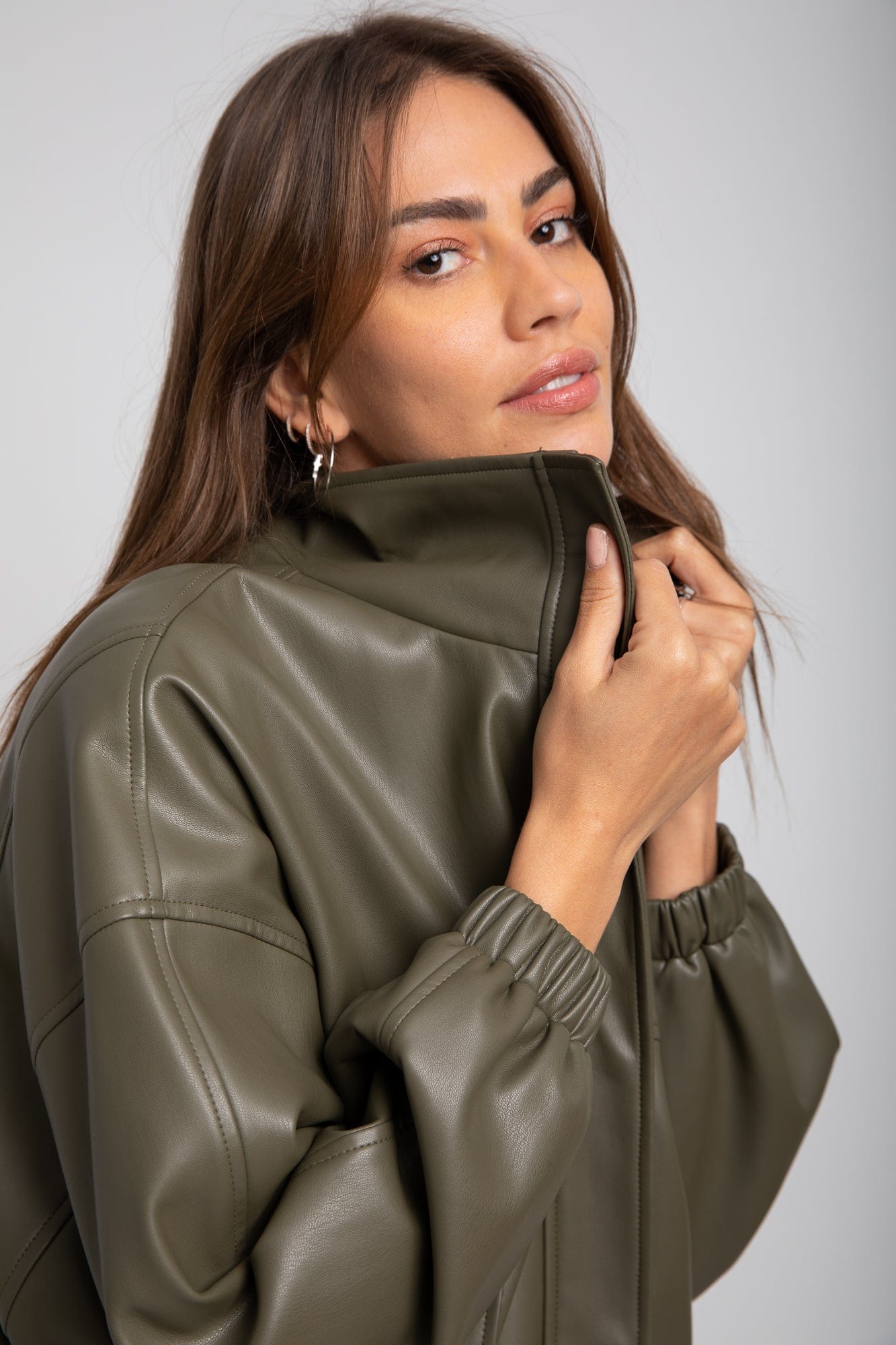 داليدرس جاكيت واسع جلد أوفر سايز كم طويل نسائي بني فاتح