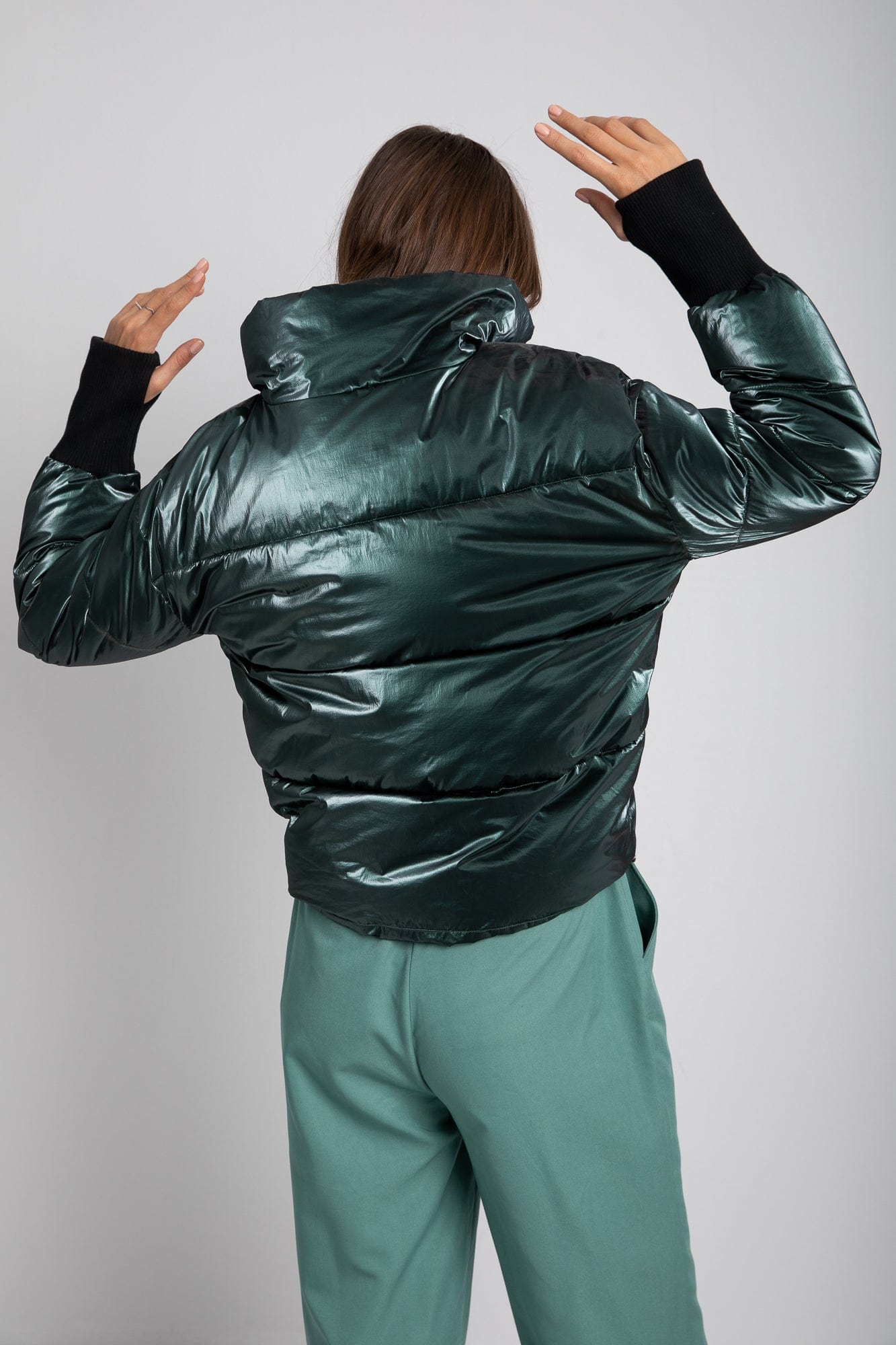 داليدرس جاكيت بمب لامع قصير كم طويل نسائي أخضر