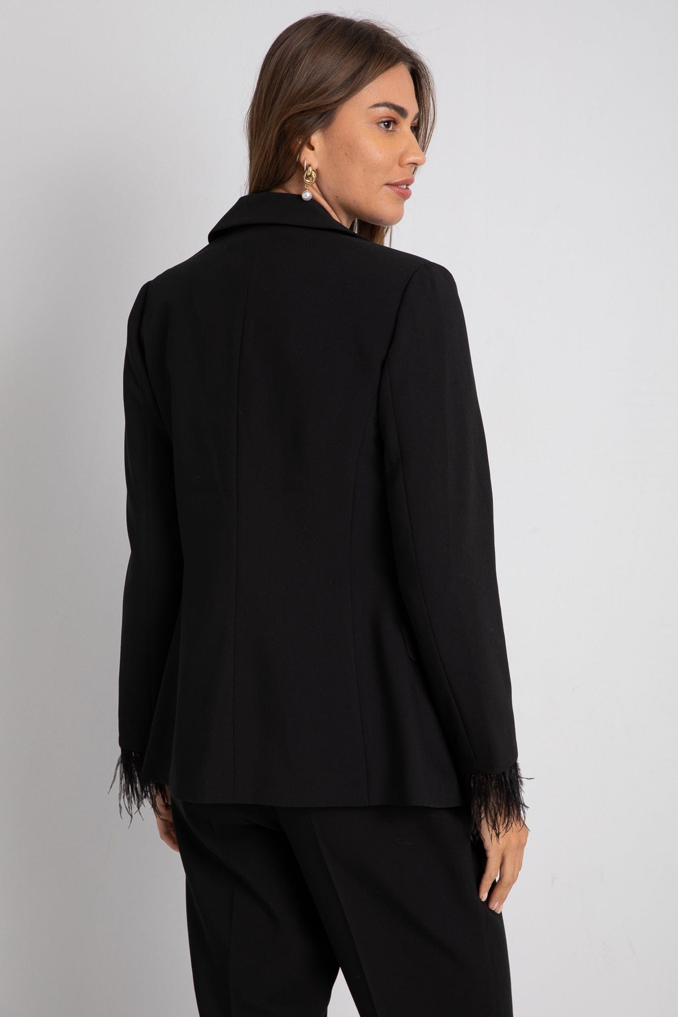 داليدرس جاكيت رسمي بزرار أمامي مزين بالريش أسود