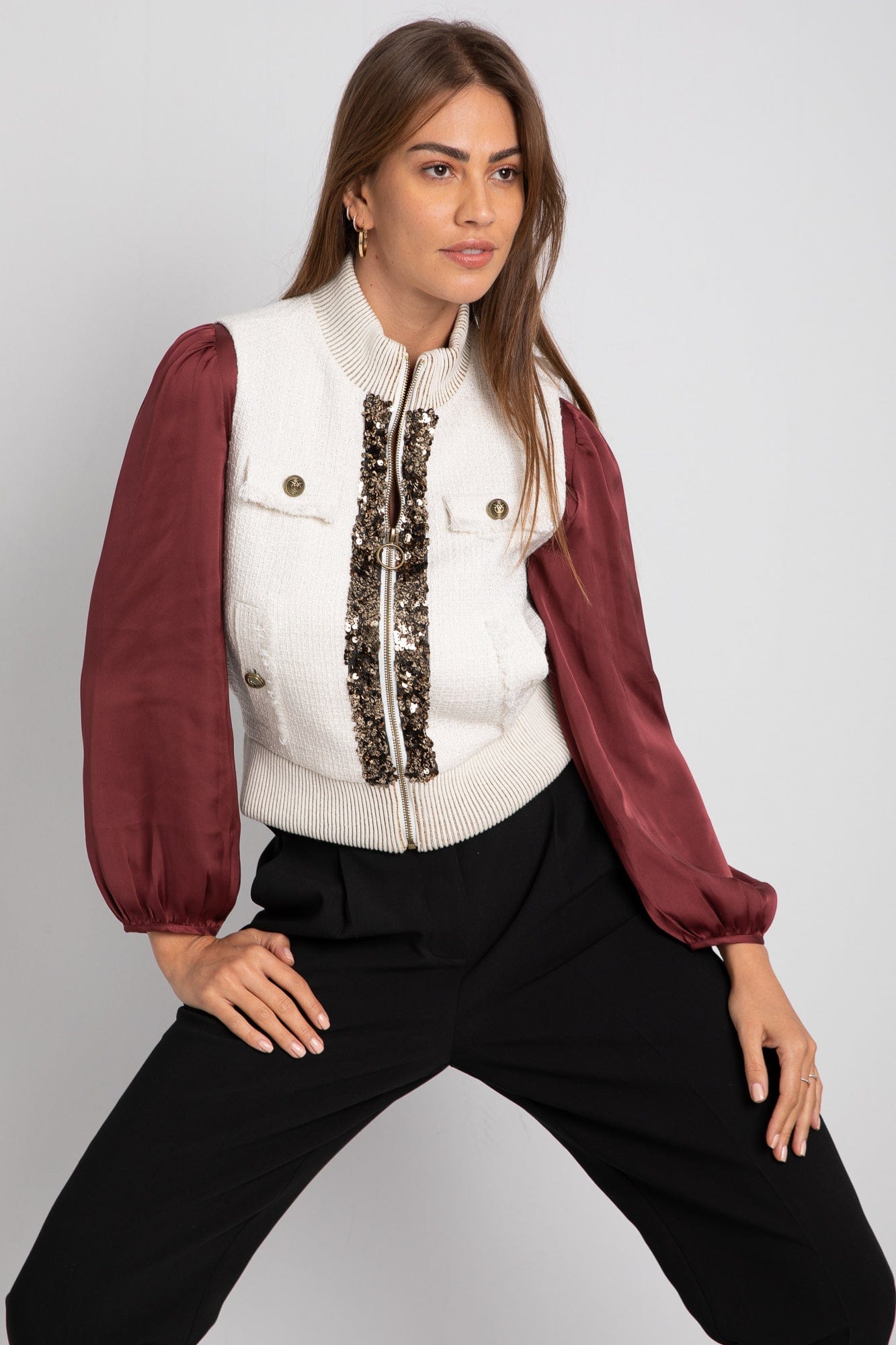 داليدرس جاكيت بلا أكمام بسحاب ذهبي أبيض