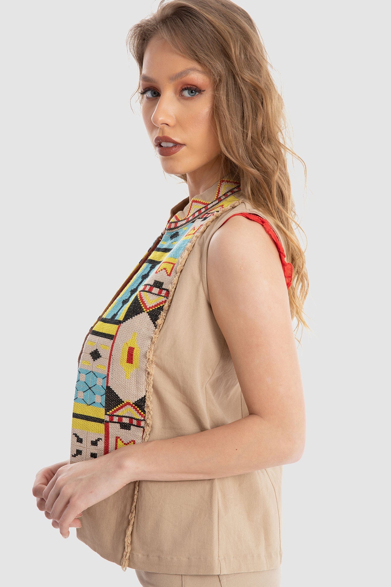 داليدرس فيست متعدد الألوان مطرز بيج