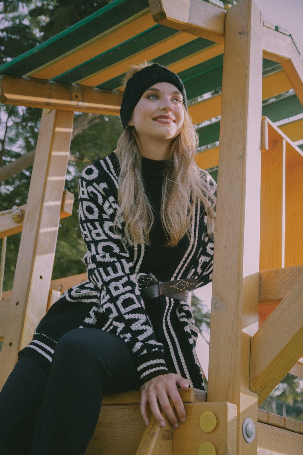 داليدرس كارديجان منقوش مفتوح كم طويل نسائي أسود/أبيض