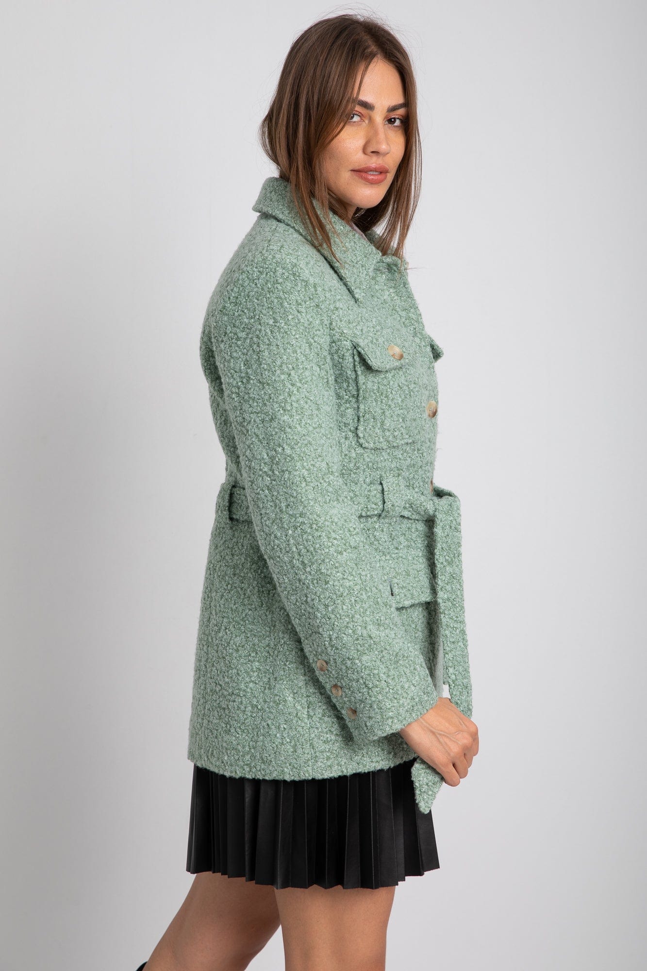 داليدرس جاكيت بجيوب أمامية طويل بأزرار أمامية ورباط كم طويل نسائي أخضر