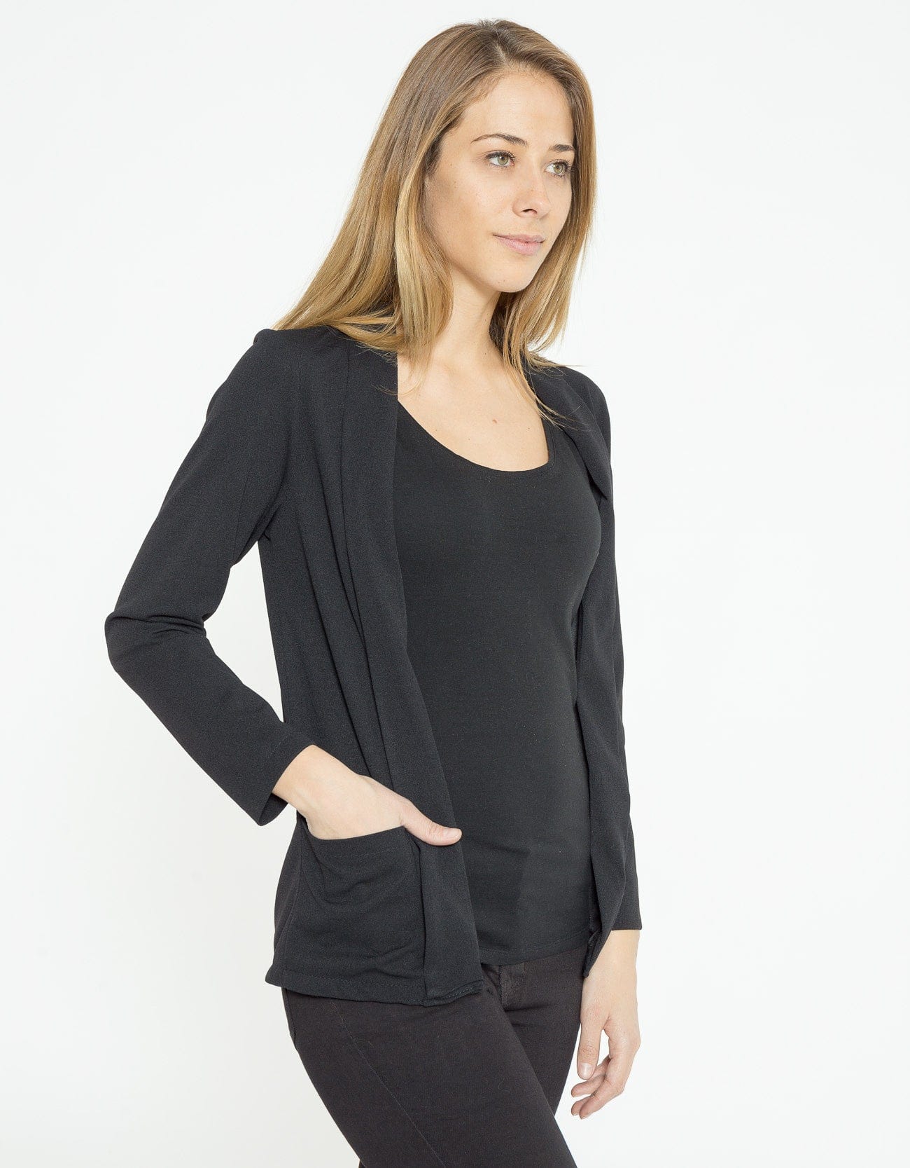 شانا جاكيت نسائي خفيف مفتوح أسود