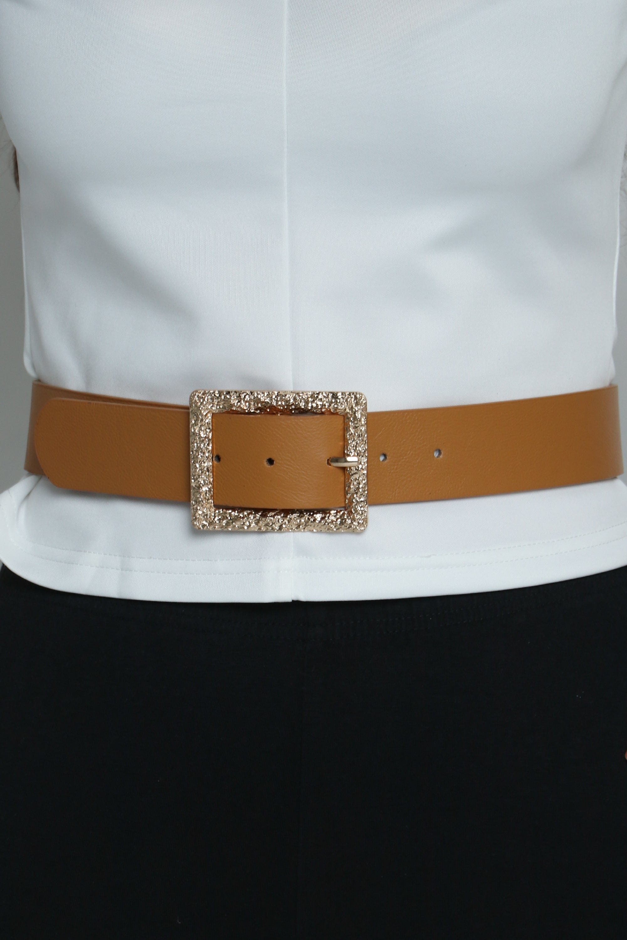 كيتشن حزام جلد رفيع مع توكبة مربعة نسائي