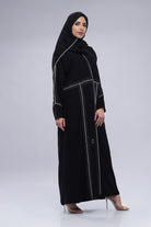 جوهرة عباية ملكي كلاسيكية مع قطن أبيض مفصل أسود