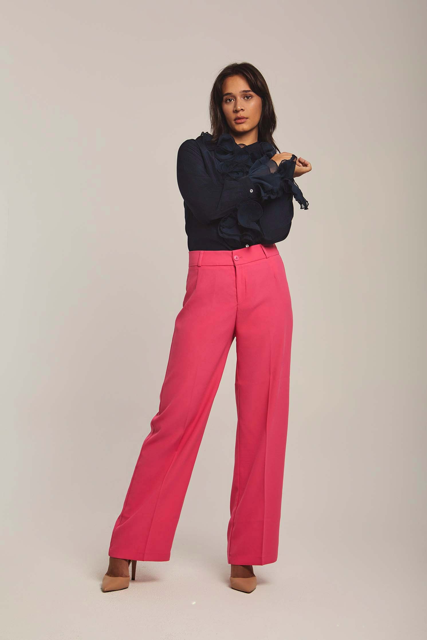 داليدرس بلوزة نسائية سادة كشكش من الأمام كم طويل