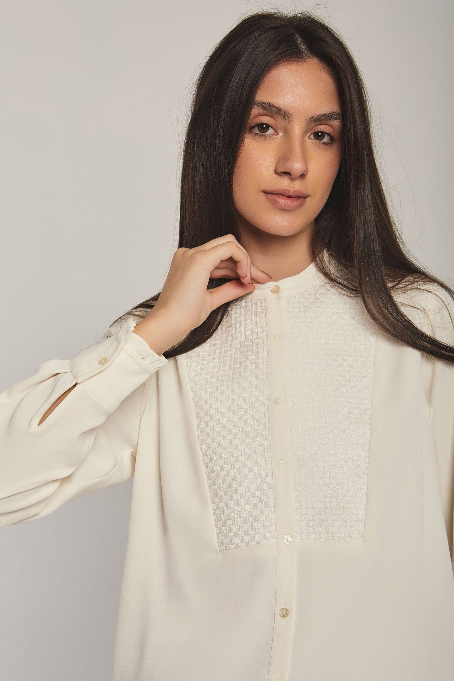 داليدرس بلوزة نسائية كلاسيك بأزرار أمامية كم طويل