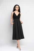 كيتشن فستان ميدي سهرة كلاسيك بحمالات رفيعة منقوش عند الصدر