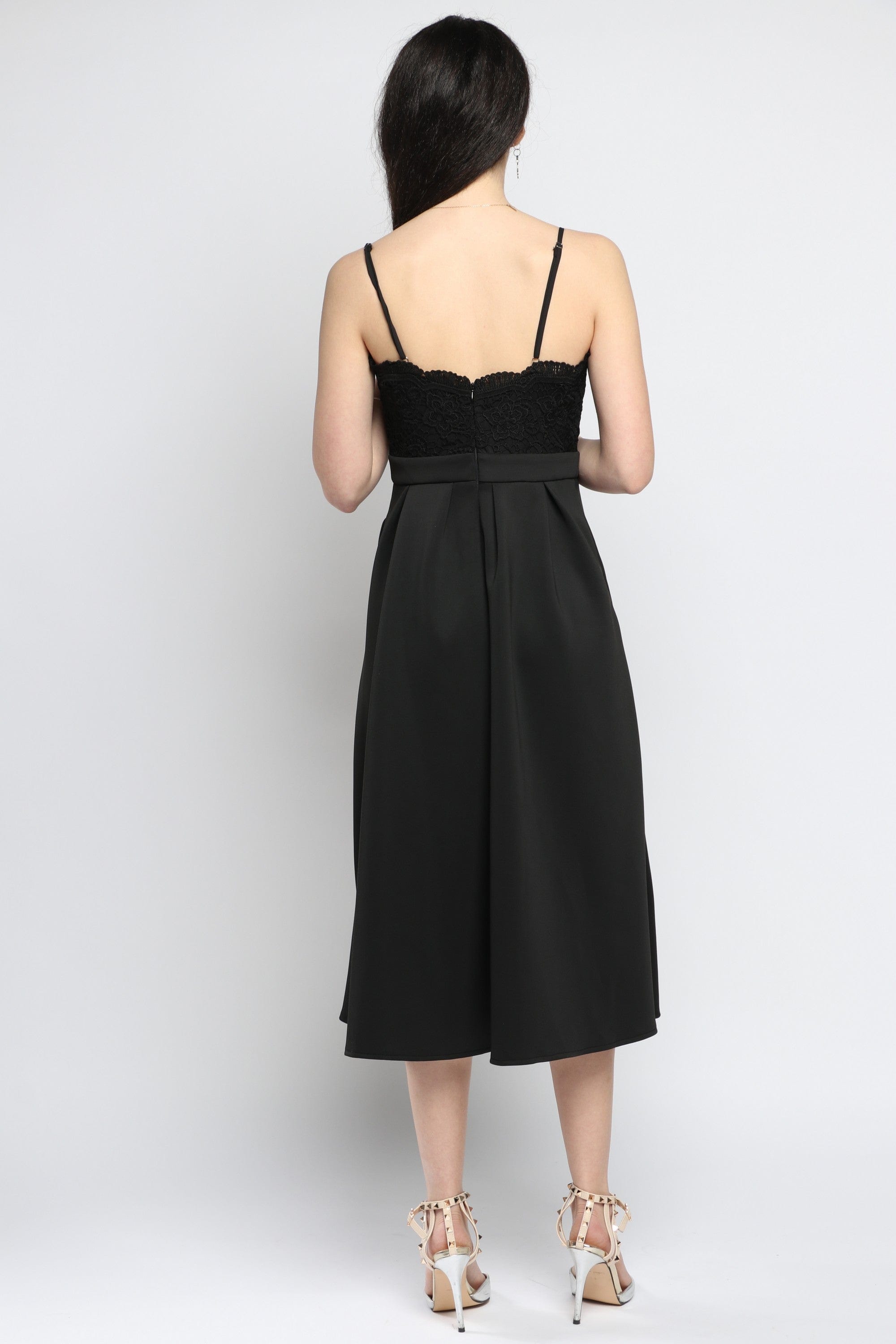 كيتشن فستان ميدي سهرة كلاسيك بحمالات رفيعة منقوش عند الصدر