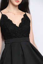 كيتشن فستان ميدي سهرة كلاسيك بحمالات رفيعة منقوش عند الصدر