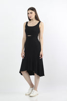 كيتشن فستان ميدي بدون أكمام سادة مفتوح من البطن