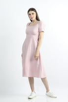 كيتشن فستان ميدي سادة مخصر نص كم بف