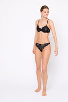 اتام حمالة صدر شفافة دانتيل بحمالات قابلة للتعديل ومشبك خلفي أسود