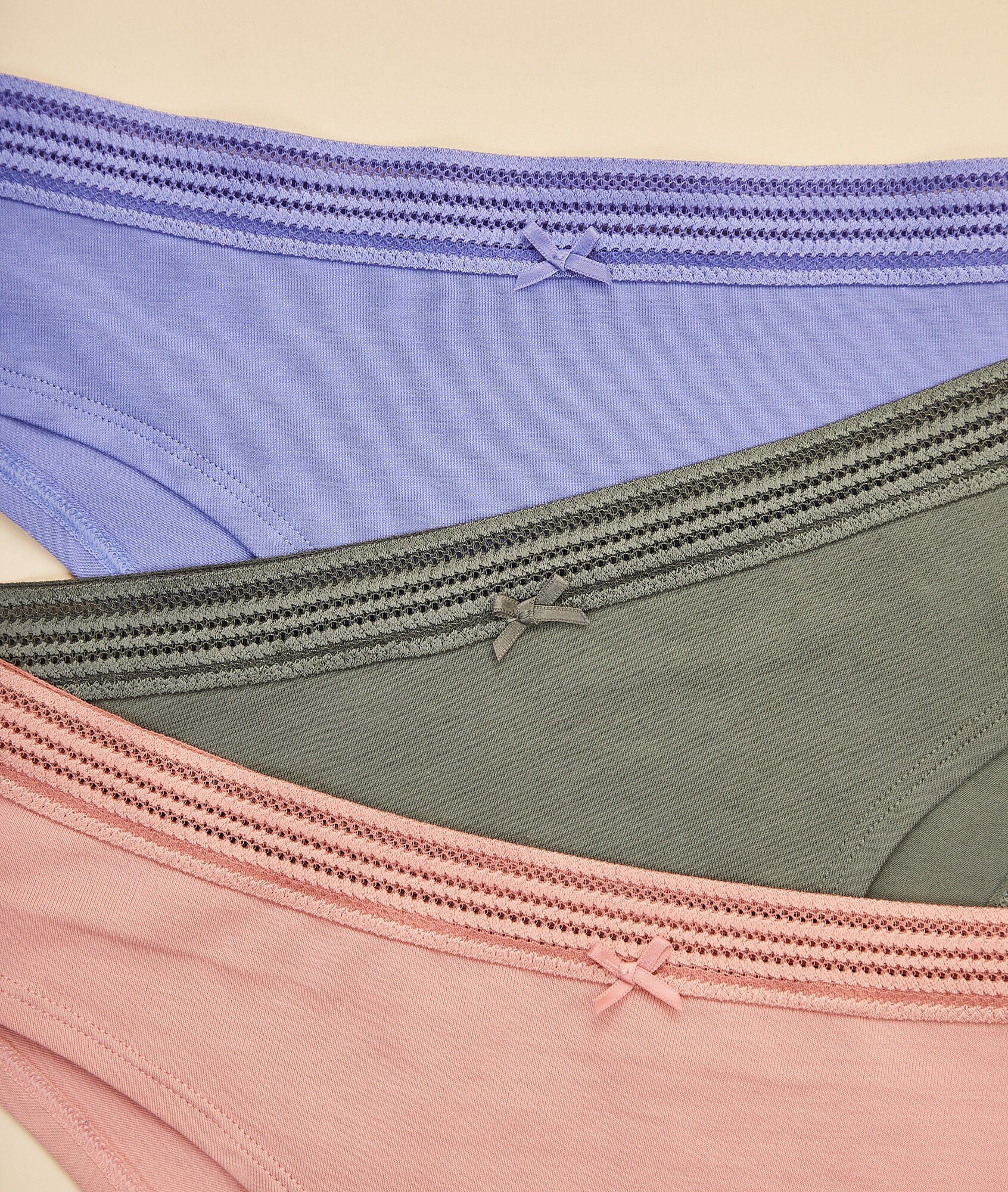 اتام سروال نسائي داخلي قماش سادة وردي