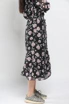 كيتشن جيبة ميدي موردة شيفون مكشكشة من أسفل