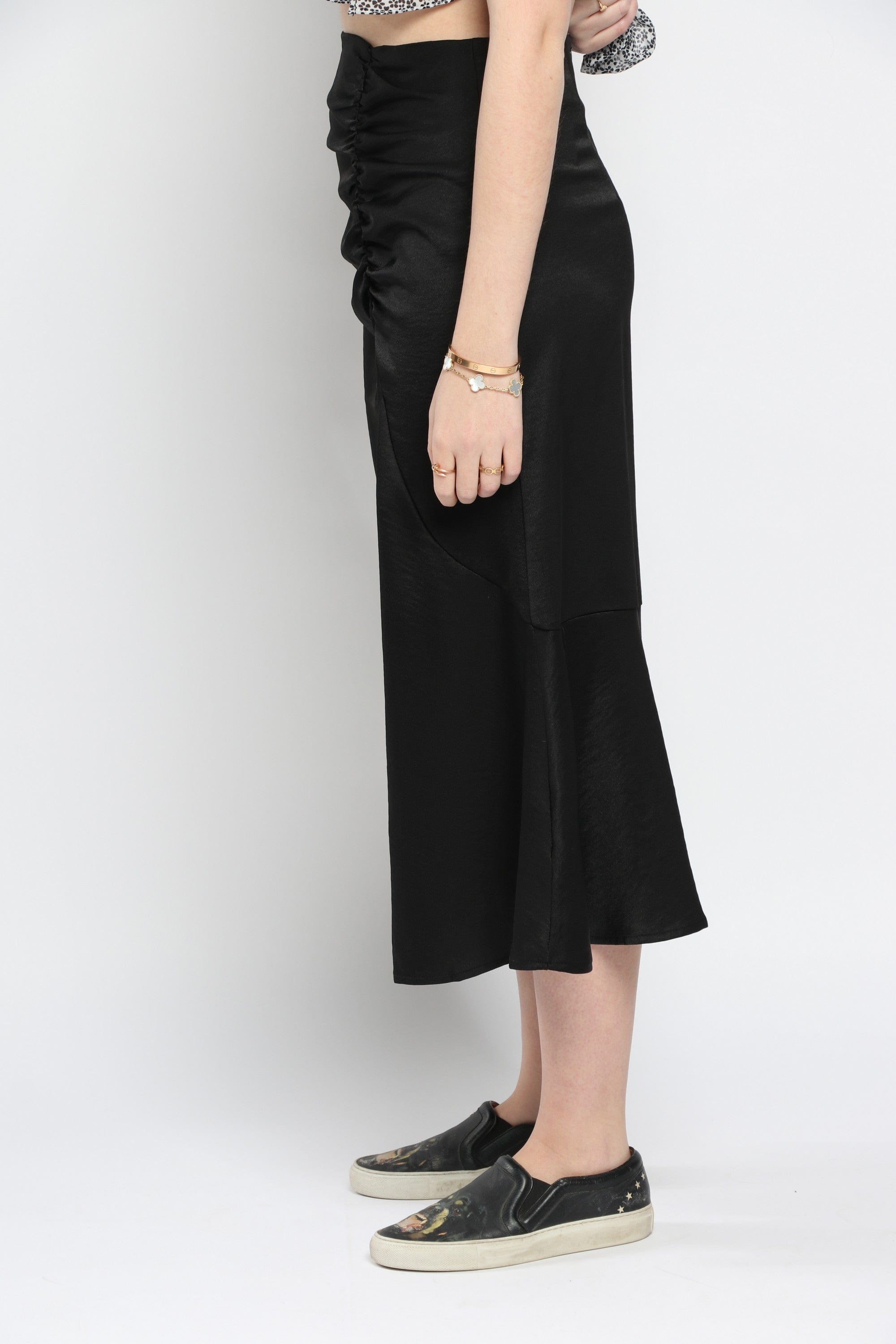 كيتشن جيبة مكشكشة نسائية