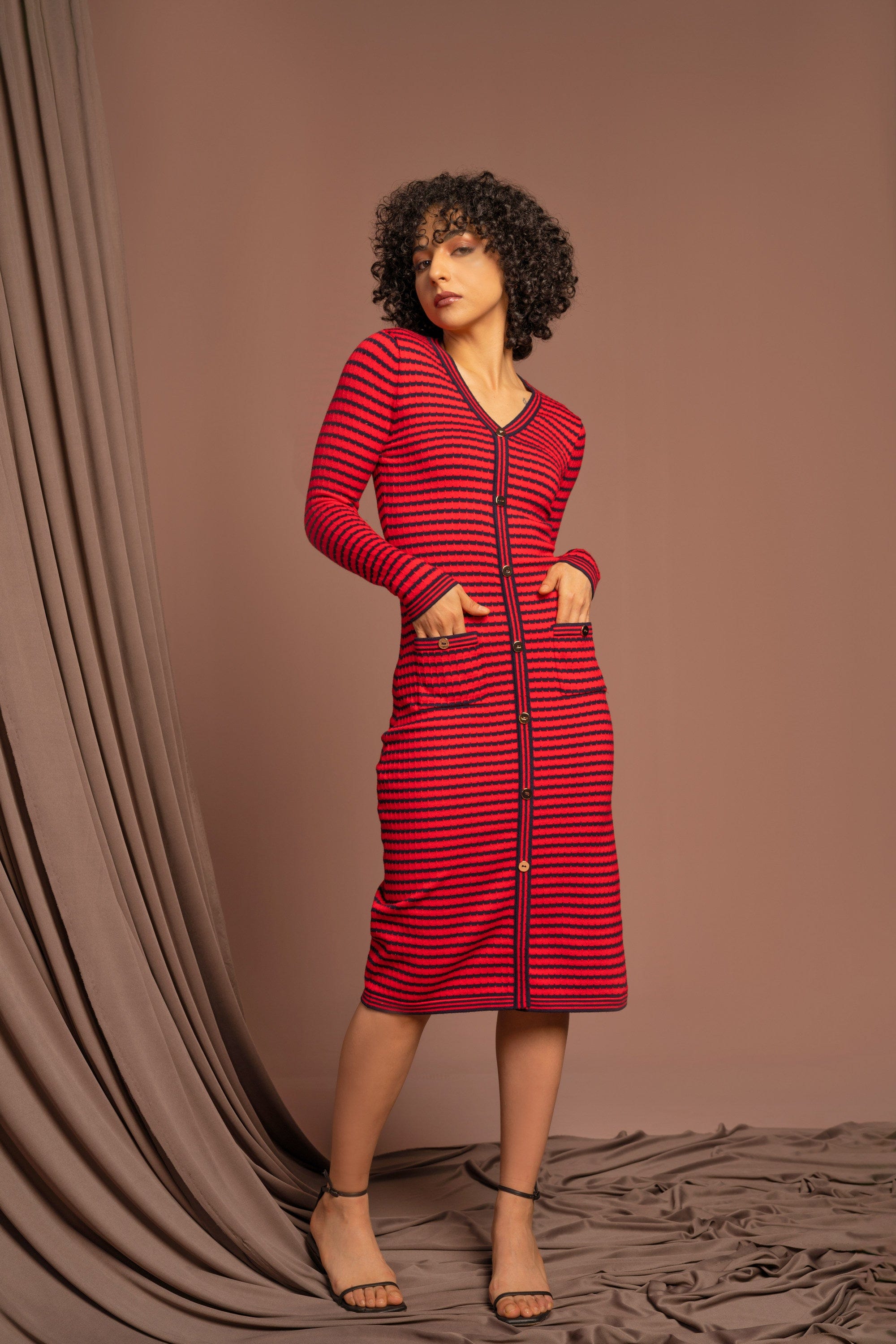 نتشي فستان ميدي مخطط العرض ضيق أزرار أمامية نسائي