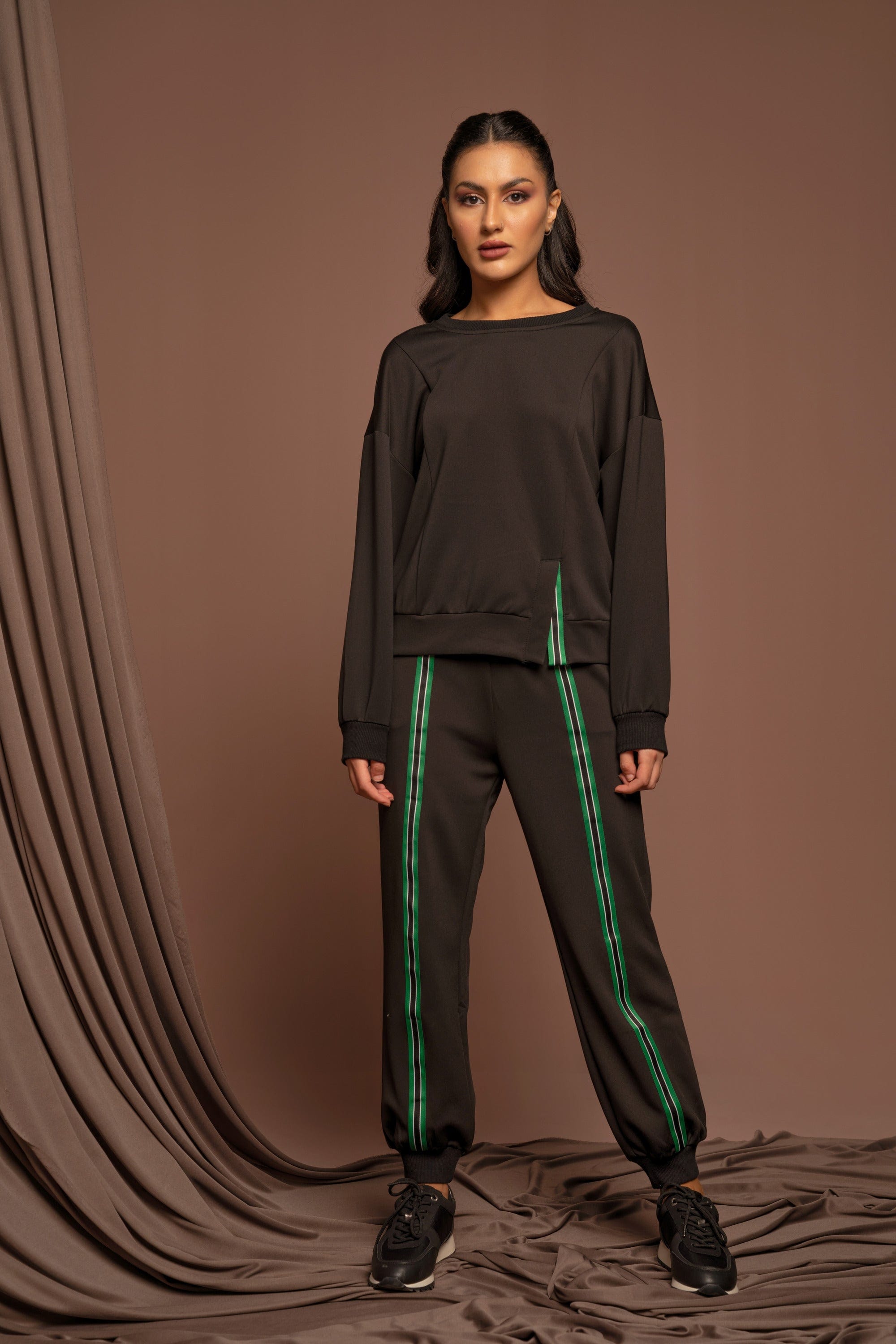 نتشي بلوزة أوفر سايز نسائية مفتوحة من الأمام