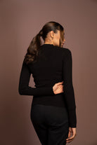 نتشي بلوزة شتوية نسائية بنص رقبة