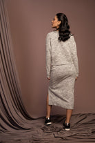 نتشي بلوزة نص بطن نسائية بأكمام طويلة