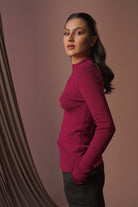 نتشي بلوزة شتوية نسائية بنص رقبة