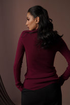 نتشي بلوزة شتوية نسائية بنص رقبة