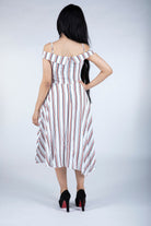 نتشي فستان ميدي مخطط بالطول برباط بأزرار أمامية بأكمام قصيرة