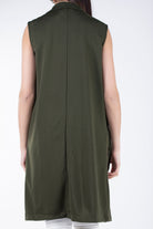 ميكا فيست بدون أكمام بجيوب أمامية