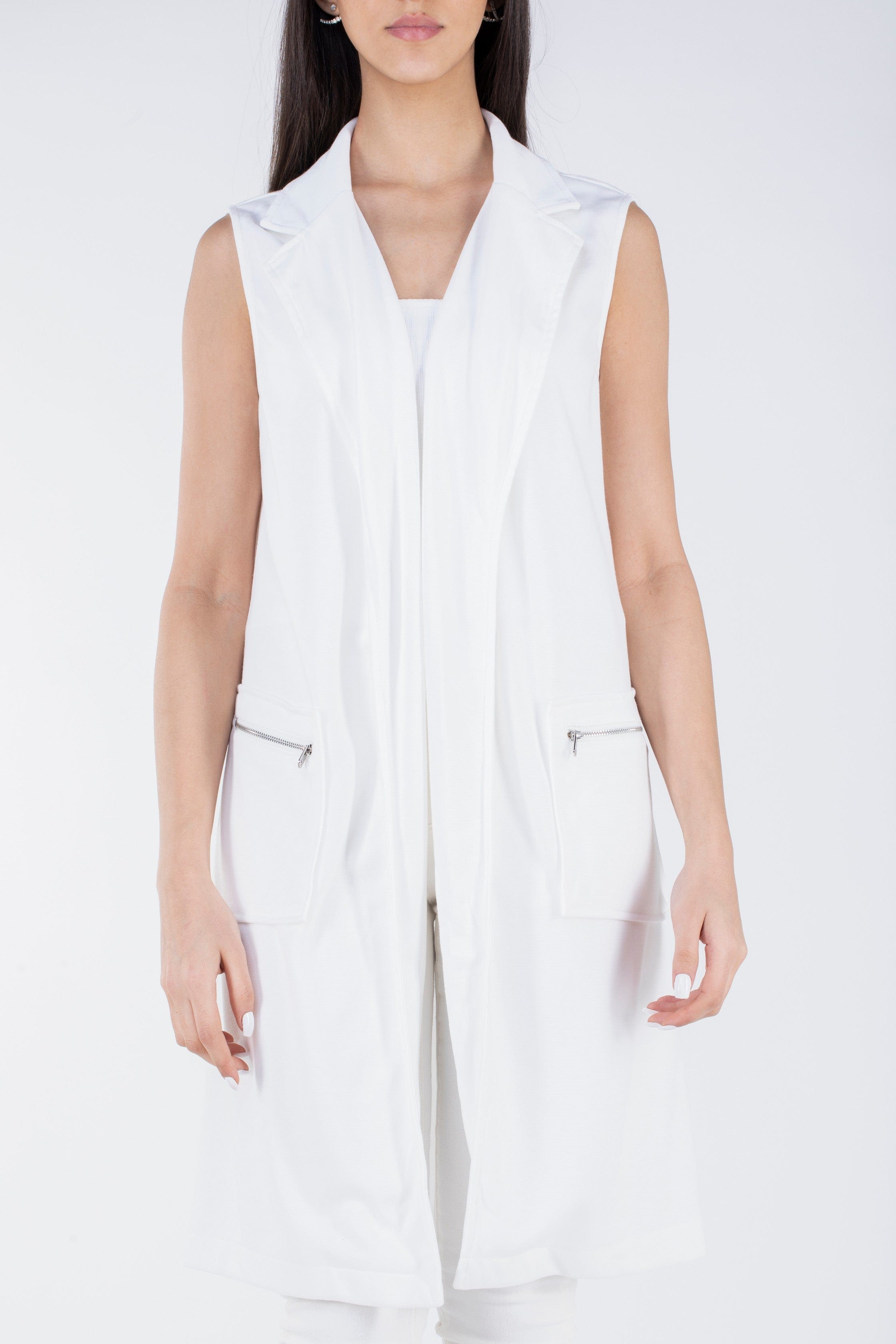 ميكا فيست بدون أكمام بجيوب أمامية